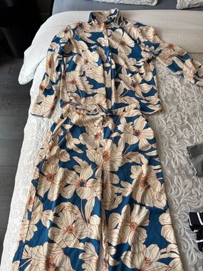 Dynamite Floral Two-Piece Set in Teal and Cream.